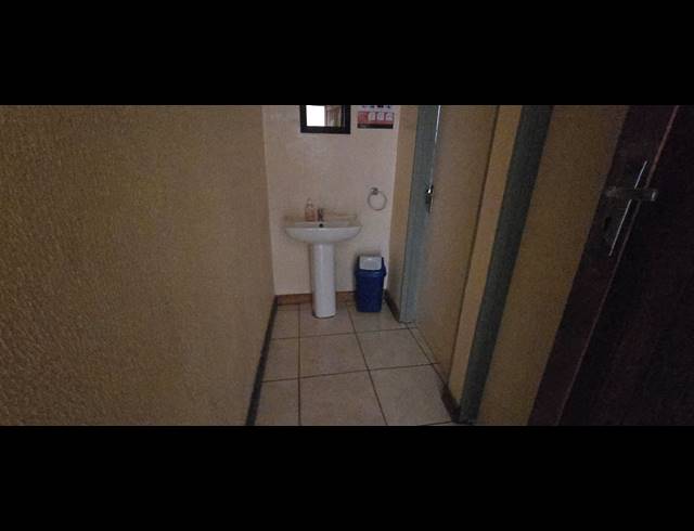 402M² OFFICE FOR SALE IN POLOKWANE CENTRAL